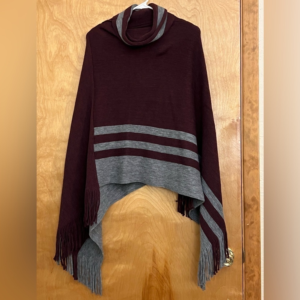 Loft Sweater Poncho Burgundy/Grey OS
